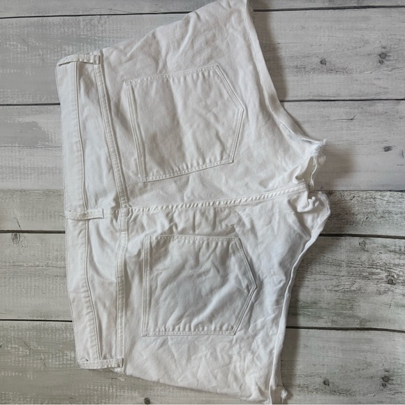 GAP White Women's Denim Cutoff Shorts with Subtle Embroidery - Picture 6 of 6